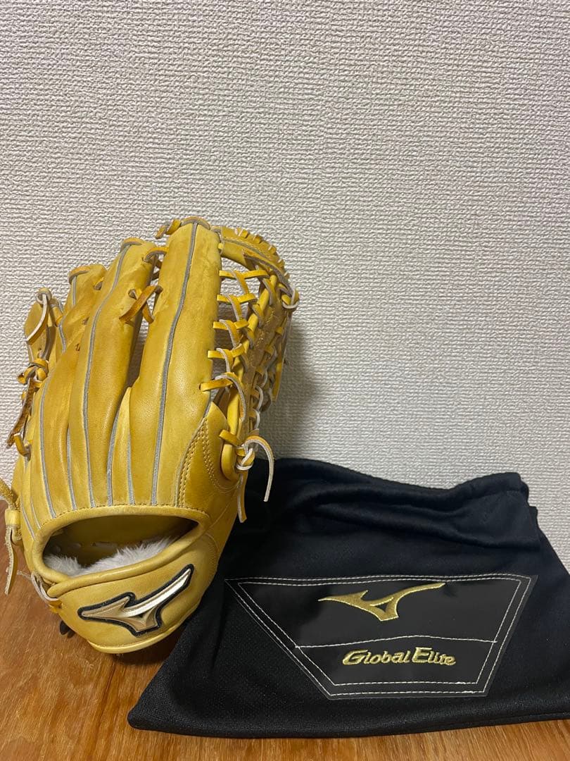 【美品】ミズノ グローバルエリート 軟式 外野手用 グローブ 袋付き　即戦力