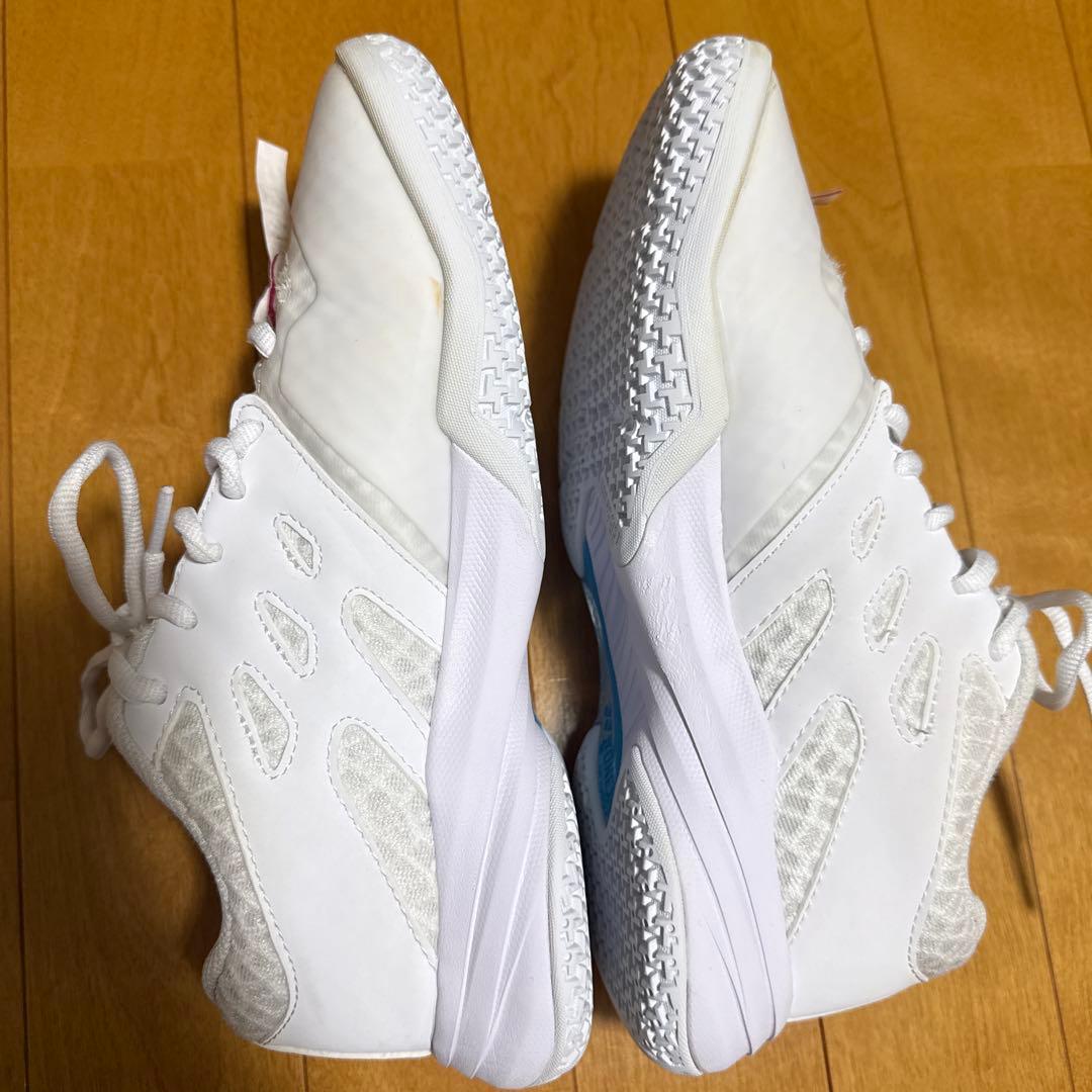 YONEX バドミントンシューズ ホワイト24cm
