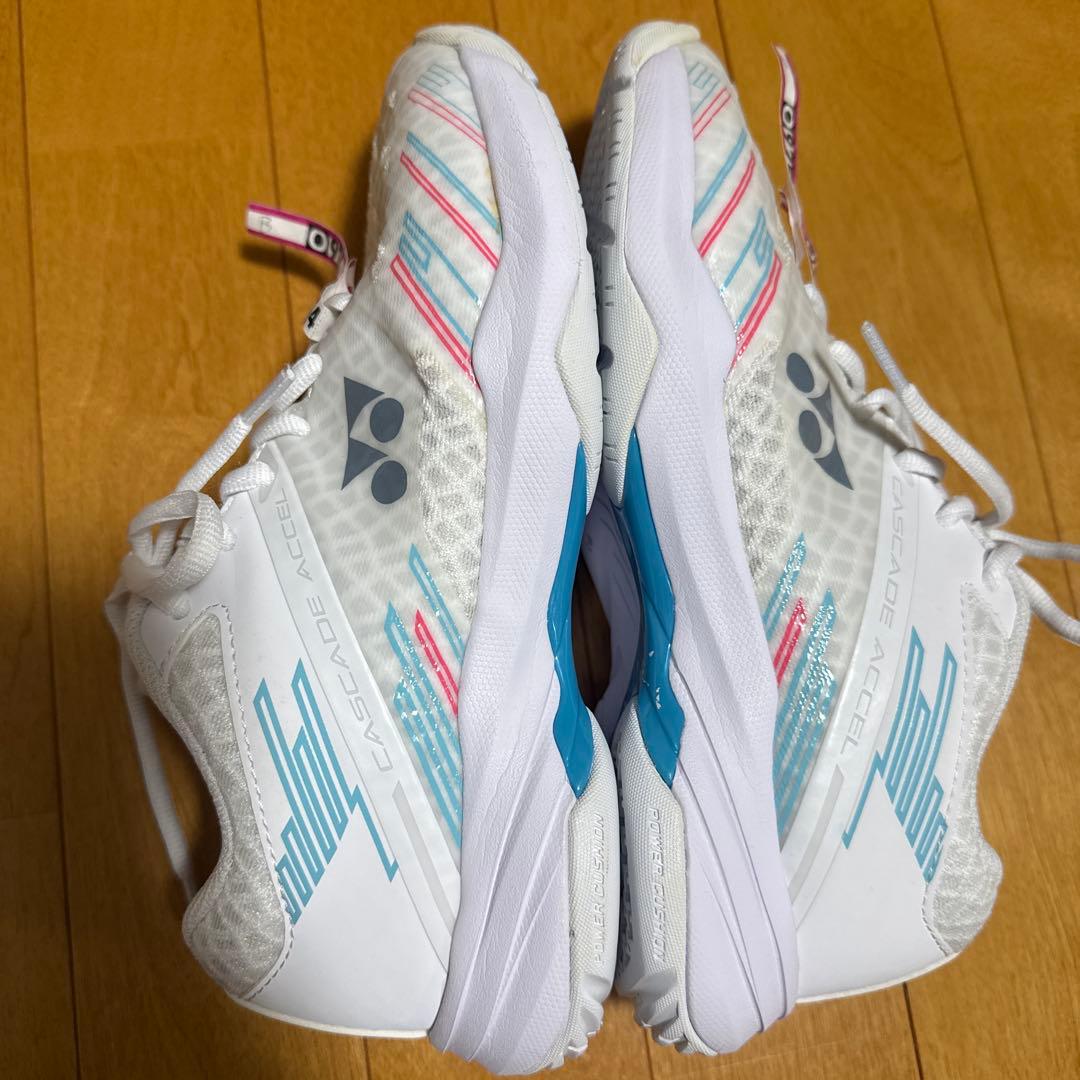 YONEX バドミントンシューズ ホワイト24cm