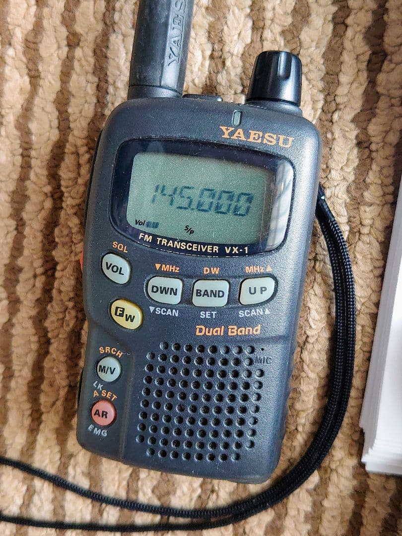 トランシーバー YAESU DUAL BAND FM TRANSCEIVER VX-1