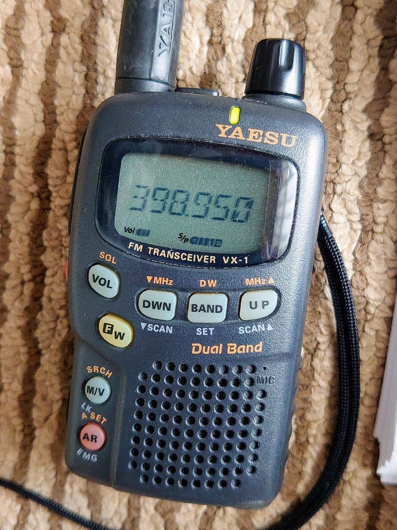 トランシーバー YAESU DUAL BAND FM TRANSCEIVER VX-1