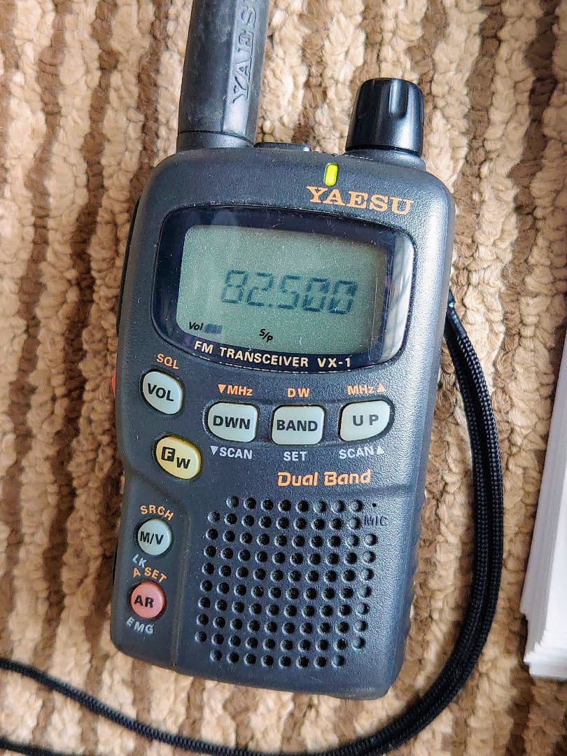 トランシーバー YAESU DUAL BAND FM TRANSCEIVER VX-1