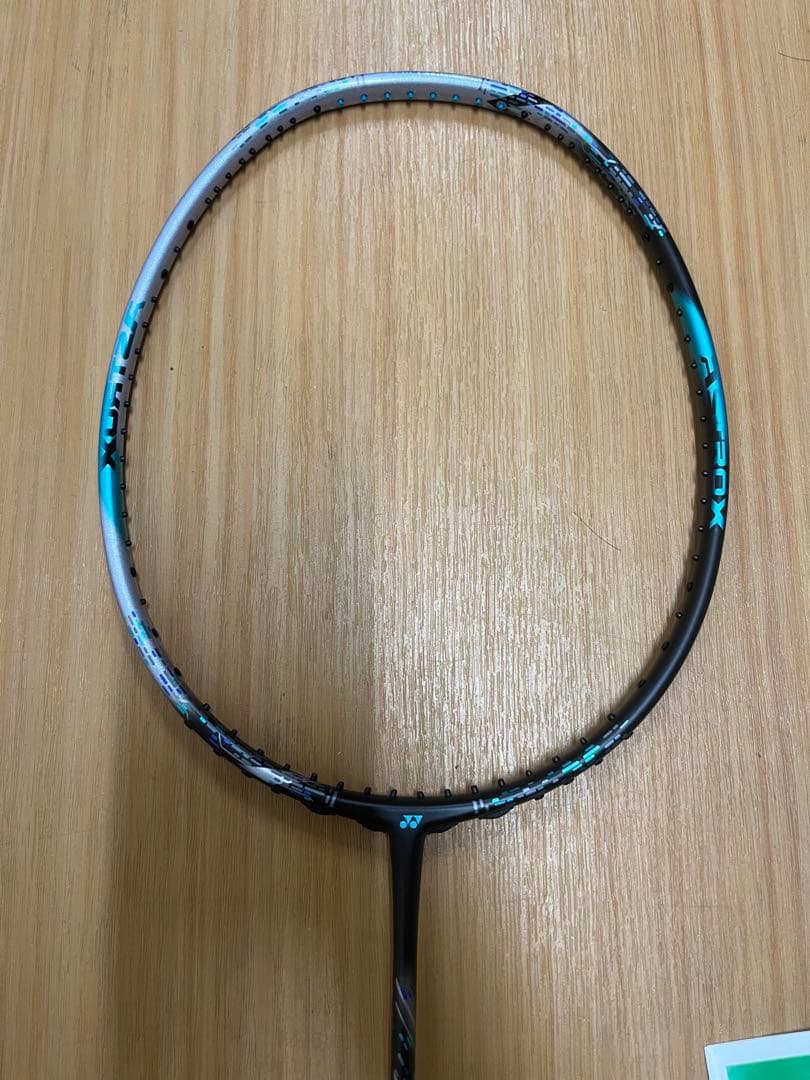 YONEX ヨネックス　バドミントンラケット　アストロクス88Dpro 4UG5