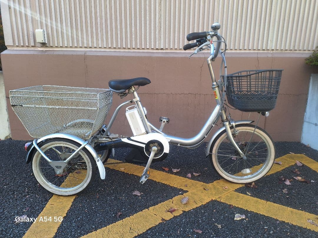 ブリジストン　アシスタワゴン 三輪電動アシスト自転車 シルバー