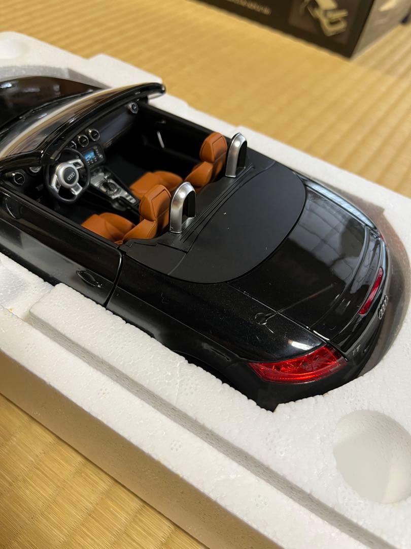 専用 ミニチャンプス AUDI TT ROADSTER 2006 AUTOart