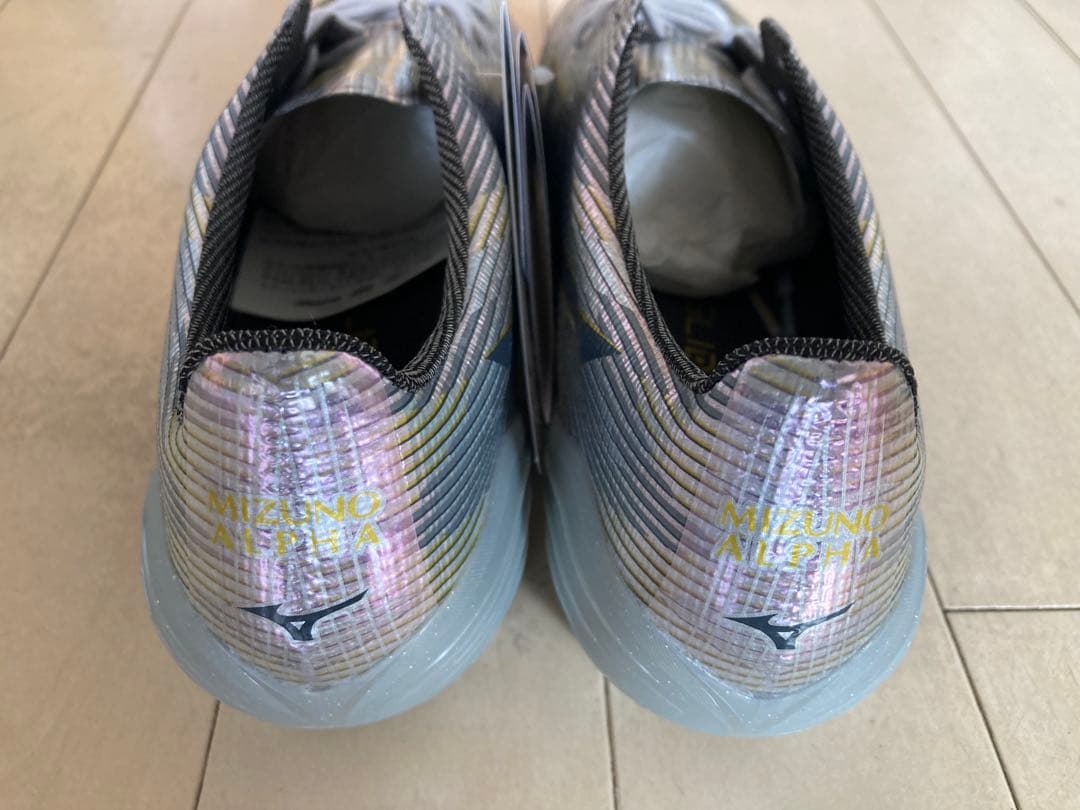ミズノα2ジャパン　プラチナムシルバーパック　25.5㎝　新品。