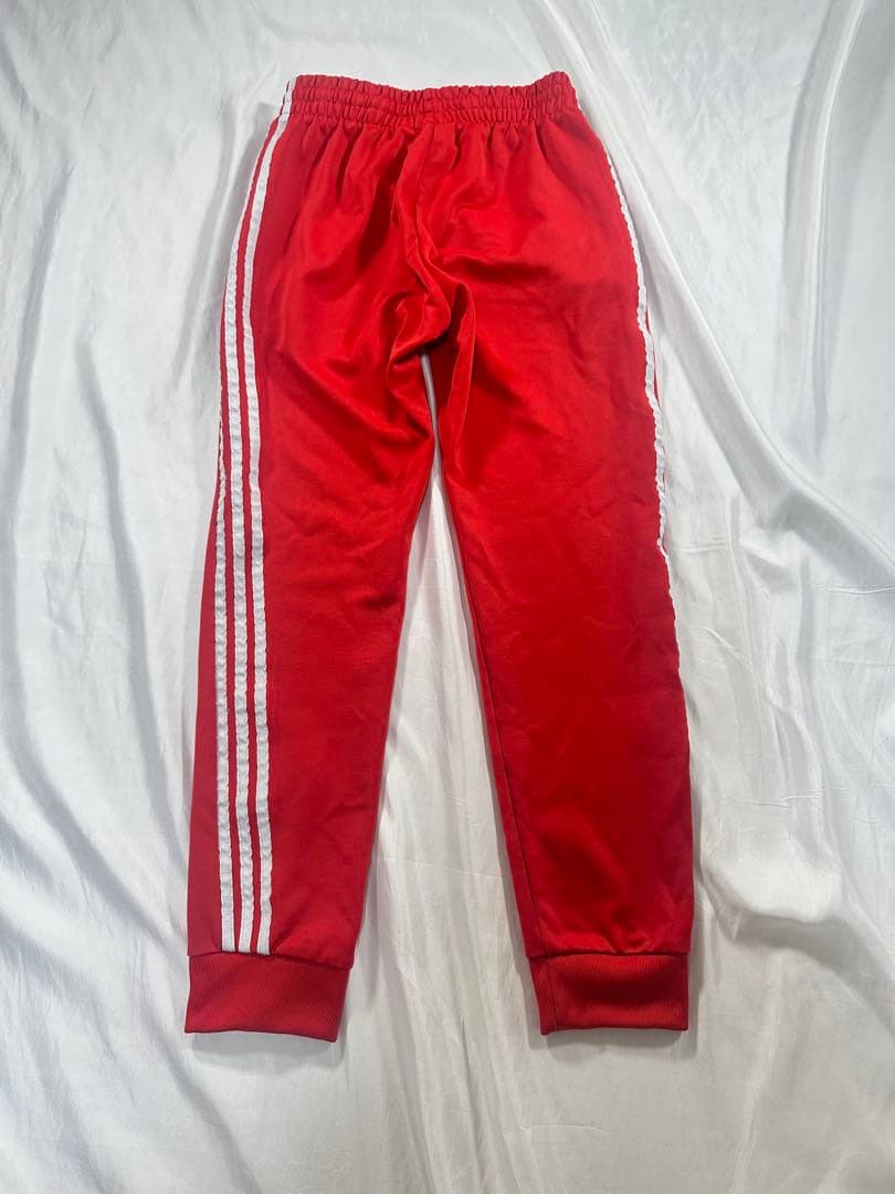 adidas SST トラックパンツ トレフォイル 刺繍ロゴ