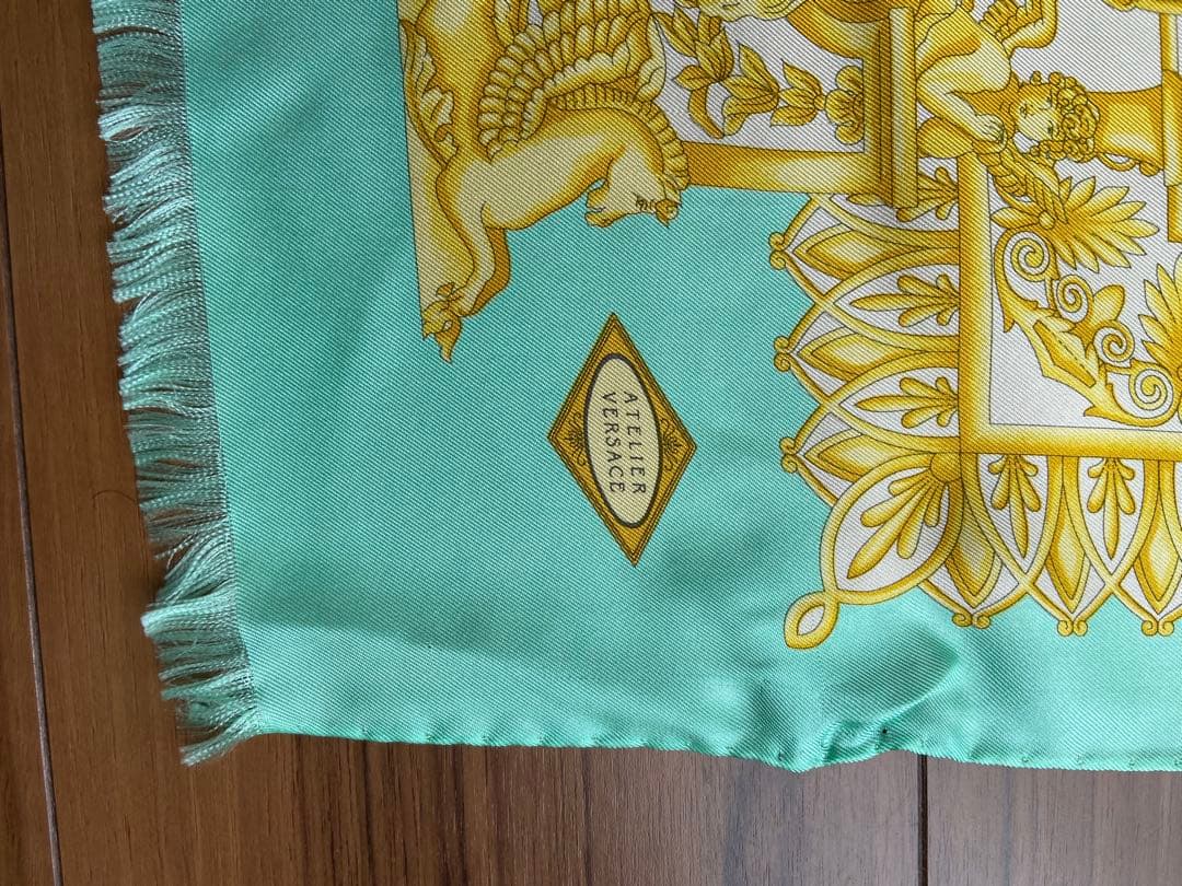 Versace ミントグリーン スカーフ　ヴィンテージ