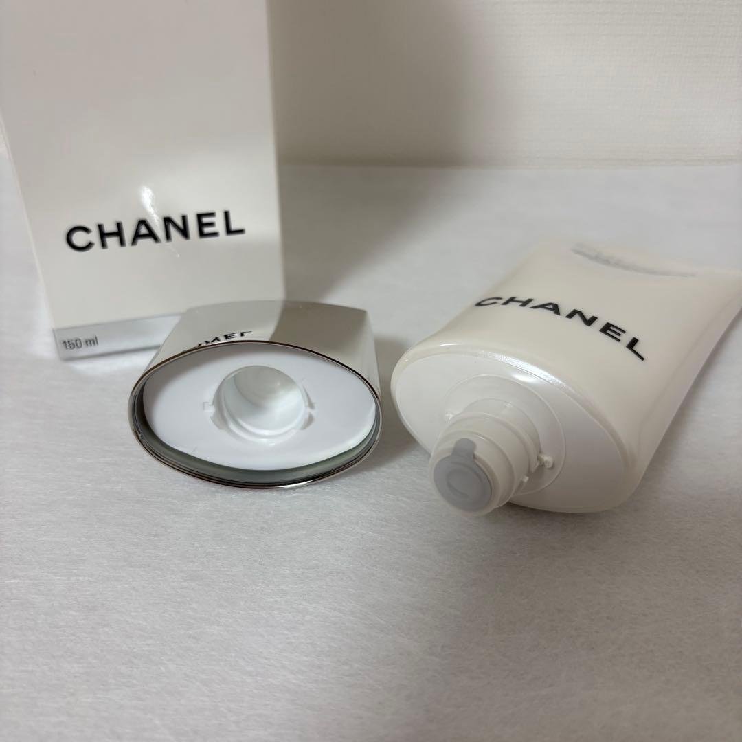 【みよちやん 】CHANEL エクラン プルミエ フォーム クレンザー