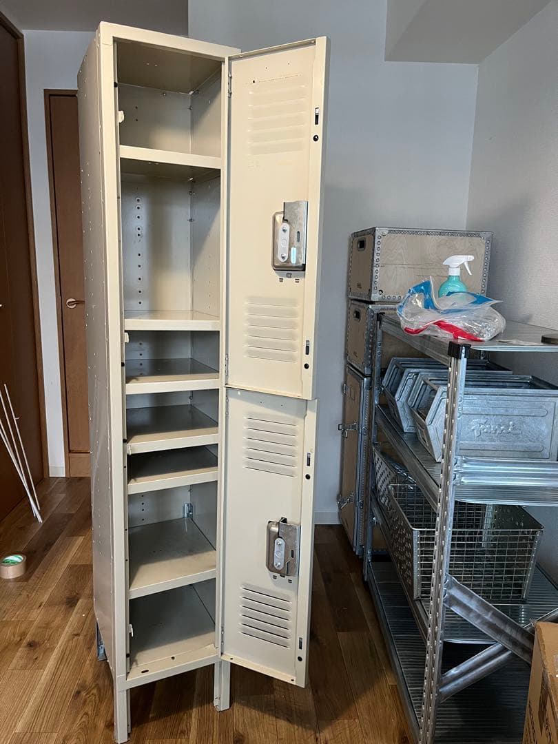 スチールラック・メタルラック LYON RECESSED HANDLE 2TIER LOCKER PFS