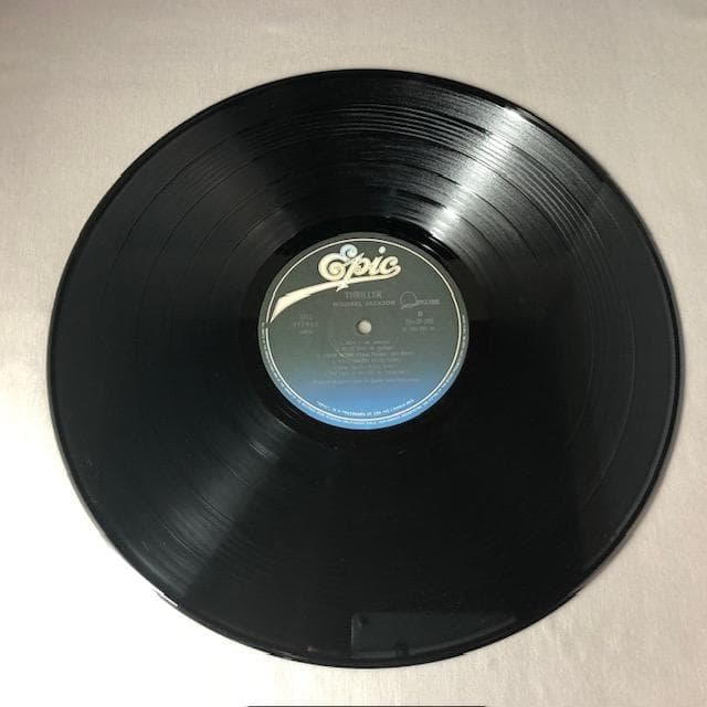 【LP】マイケル・ジャクソン『スリラー』国内盤 歌詞カード付 d945y96