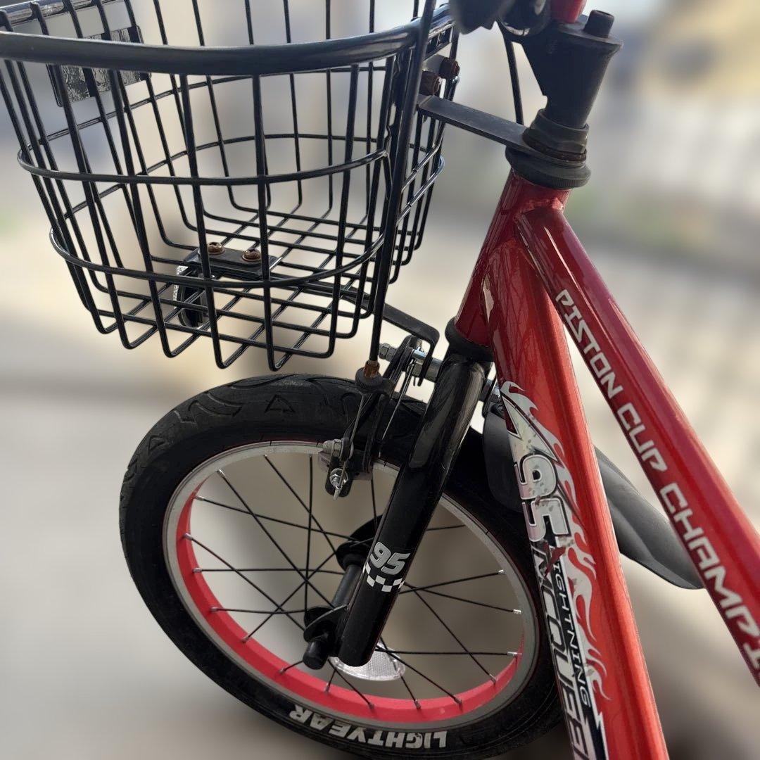 カーズ　レッド 幼児用自転車 フロントバスケット付き コマ付き