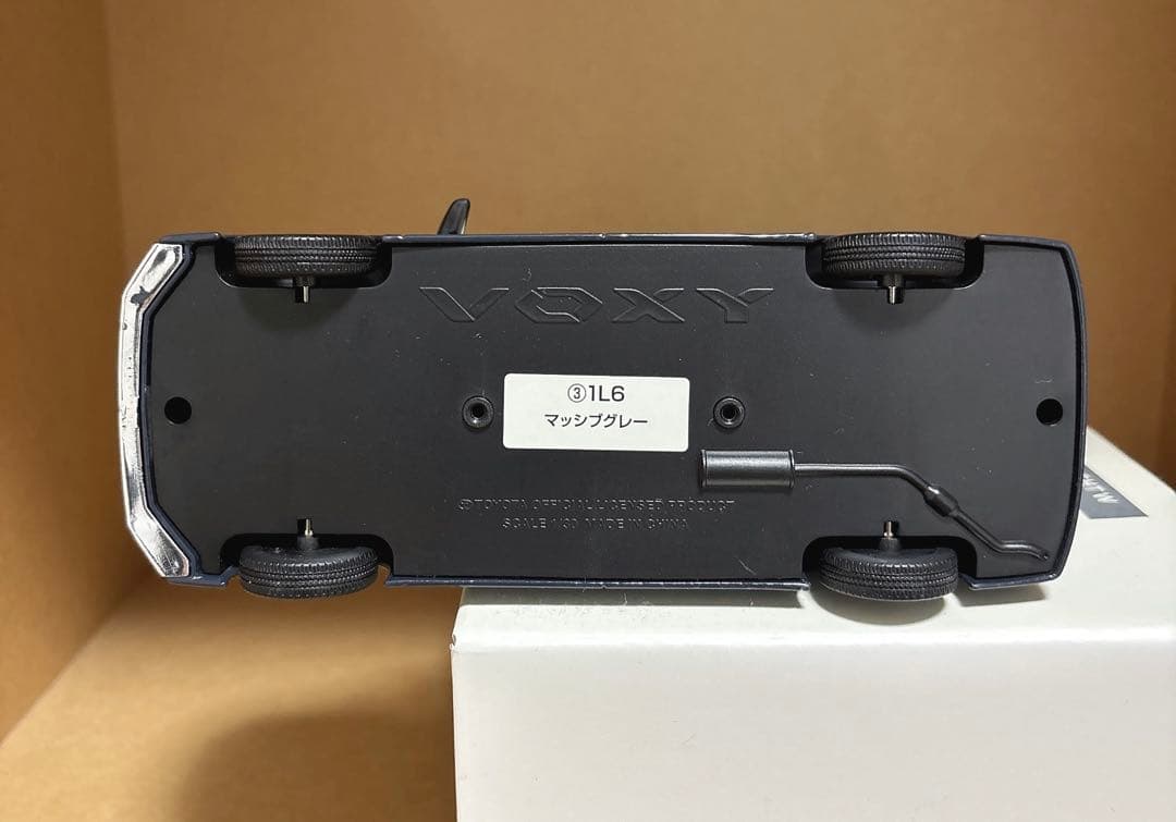 トヨタ 90系 VOXY ミニカー カラーサンプル【非売品】