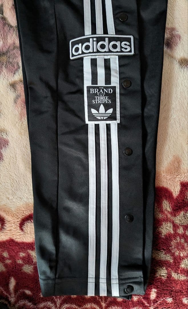 adidas ボタンオープン　パンツ