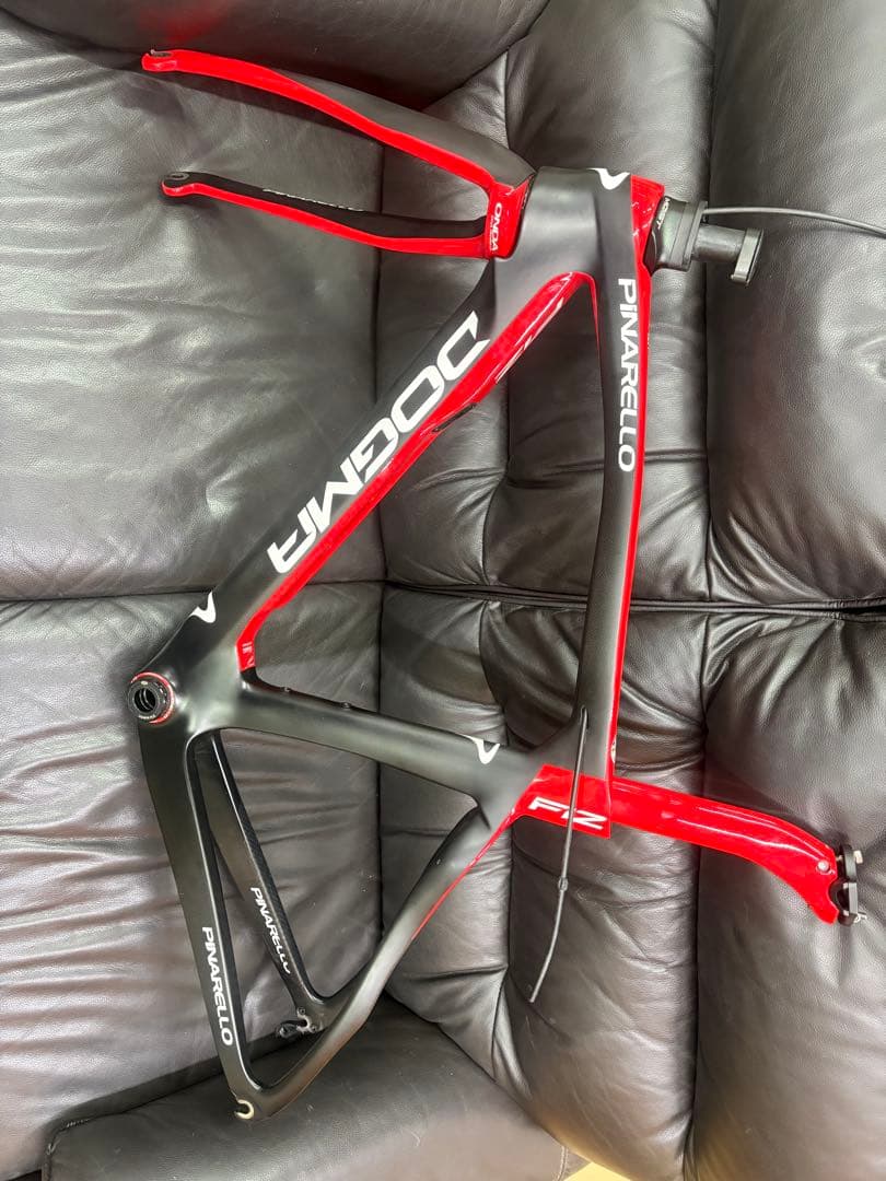 PINARELLO DOGMA F12 カーボンフレーム レッド/ブラック465