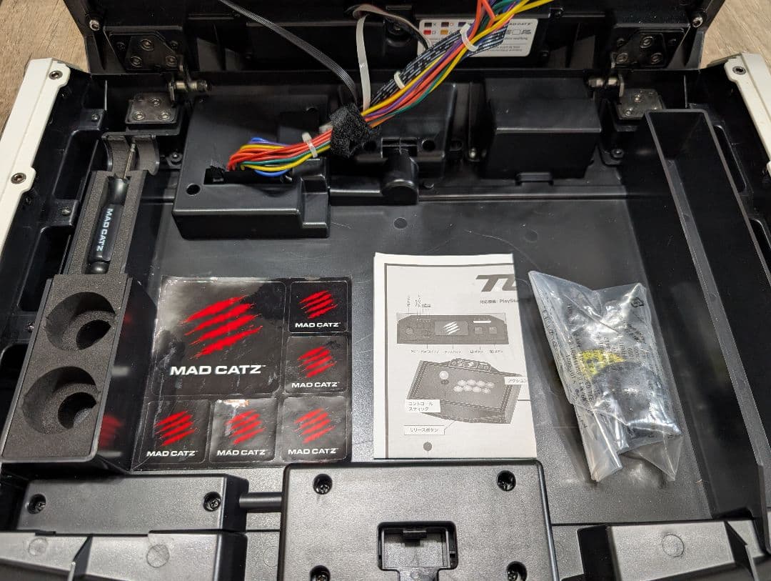 Mad Catz TE2+ 三和製静音レバー&ボタン換装済み。おまけ有り