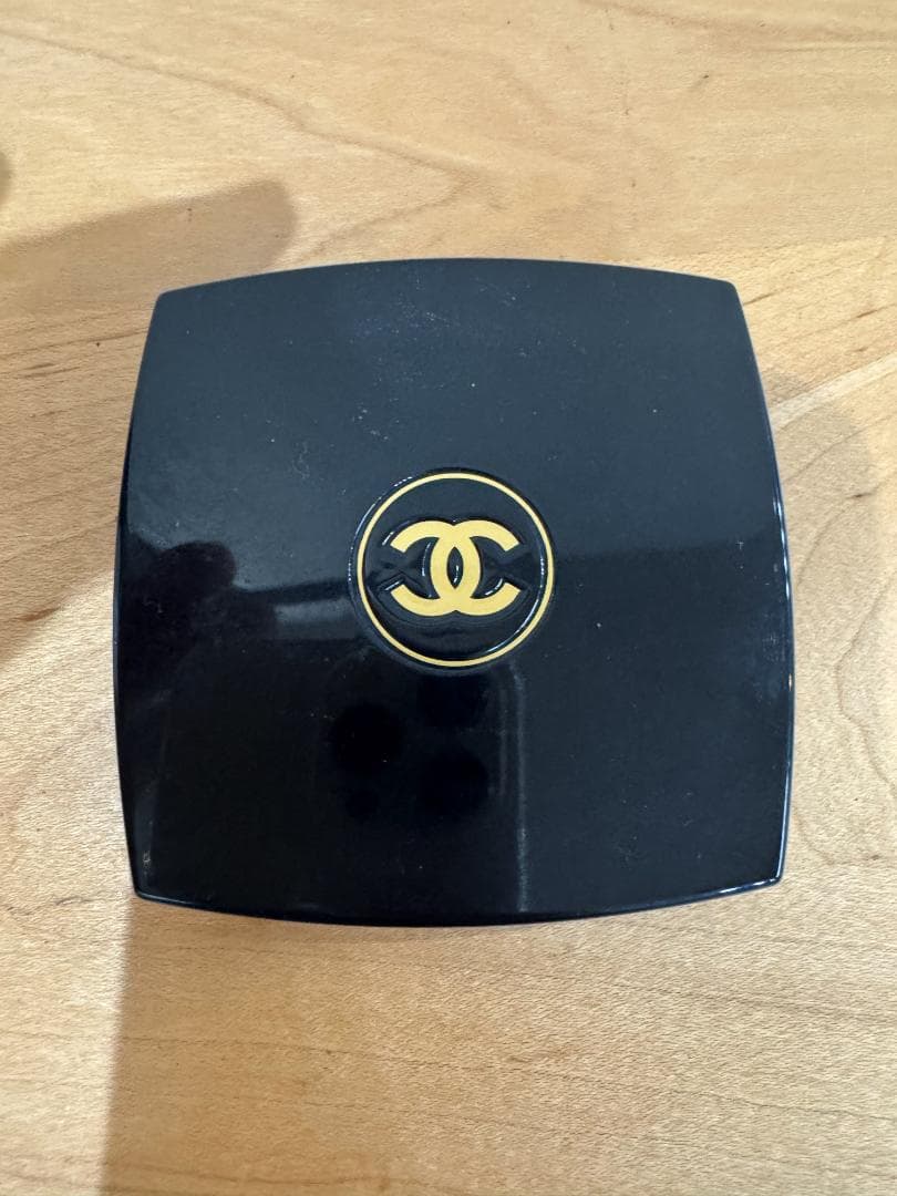 CHANEL ファンデーション、アイシャドウ、フェイスパウダー3点