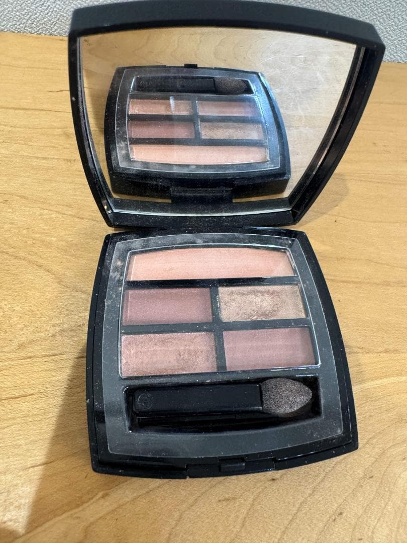 CHANEL ファンデーション、アイシャドウ、フェイスパウダー3点
