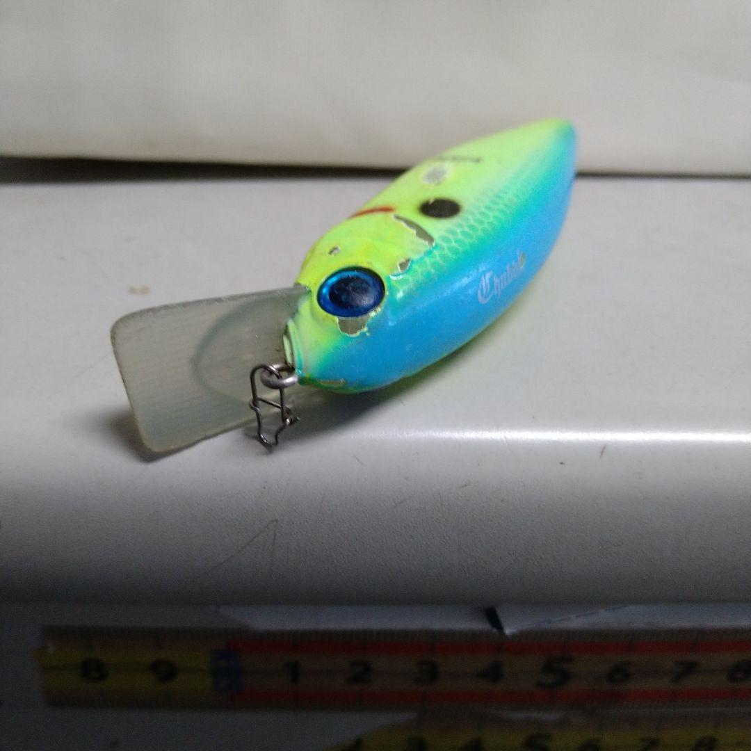 ハードルアー 青と黄のミノー