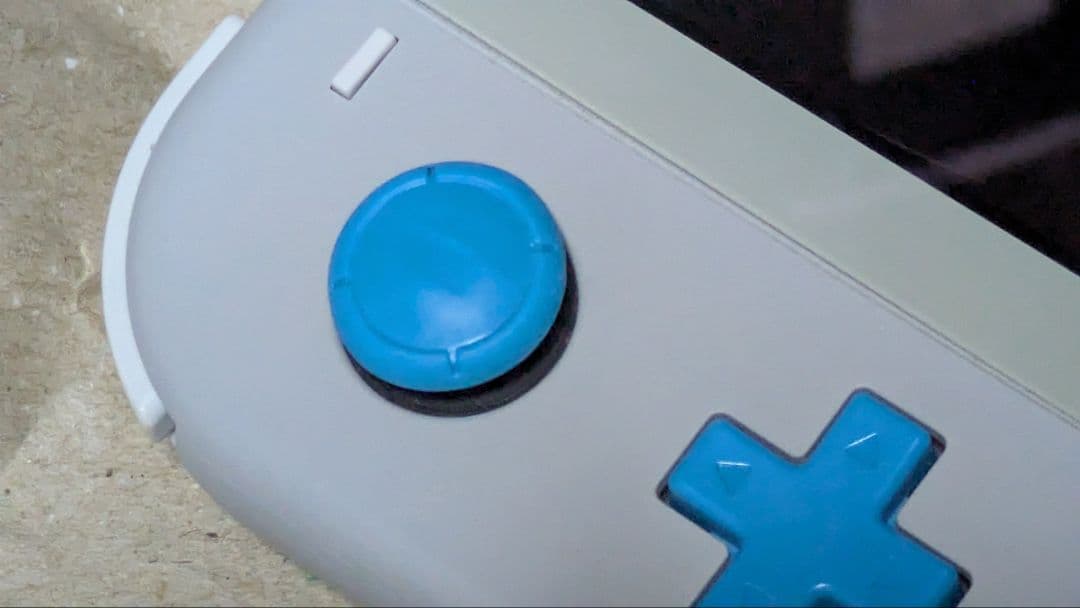 Nintendo switch lightザシアン·マゼンタ 充電器付き　箱無し