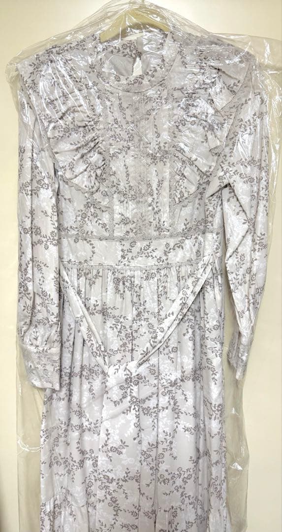 ワンピース Herlipto Pedicel Lace-Trimmed Long Dress
