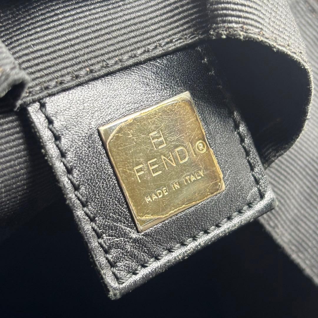 美品　FENDI フェンディ　ハンドバッグ　M07