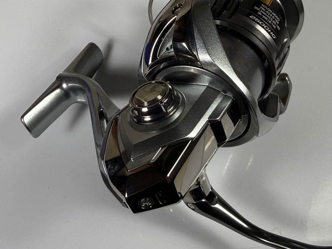 シマノ　21 ナスキー　2500HG 未使用品　スピニングリール