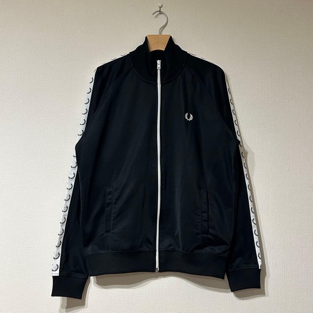 美品　FRED PERRY ジャージ トラックジャケット ロゴテープ　黒