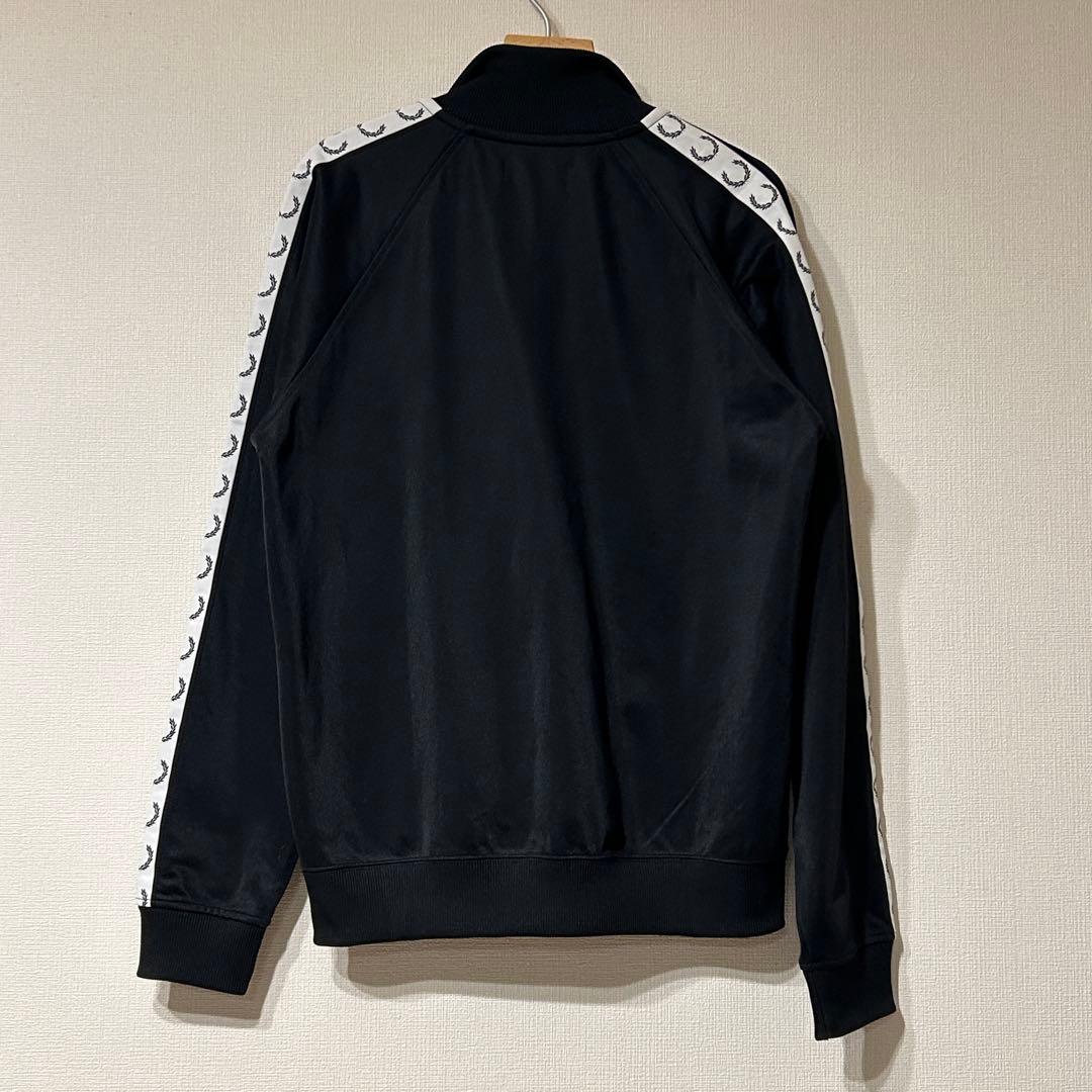 美品　FRED PERRY ジャージ トラックジャケット ロゴテープ　黒