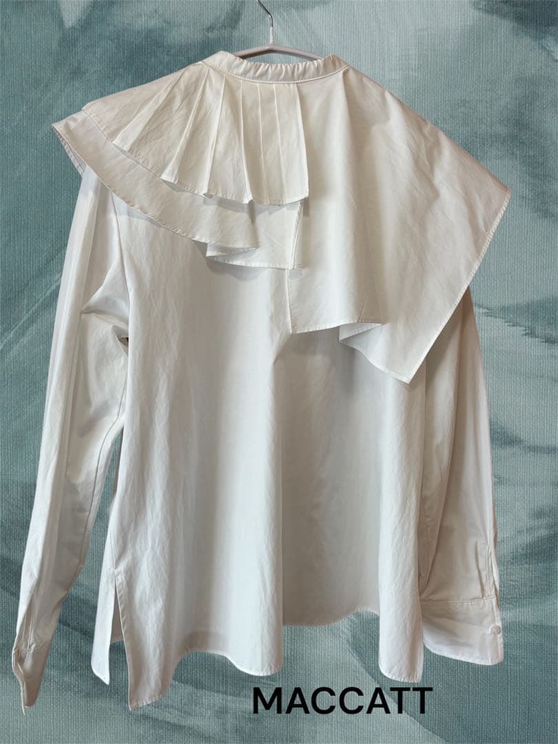 【美品】MACCATT マチャット　アシメビックカラーブラウス 《ホワイト》