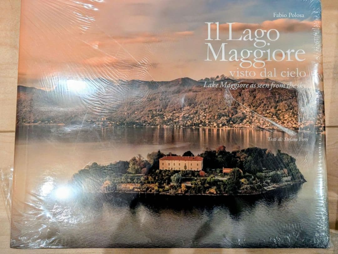 Il Lago Maggiore visito dal cielo 伊語・英語版