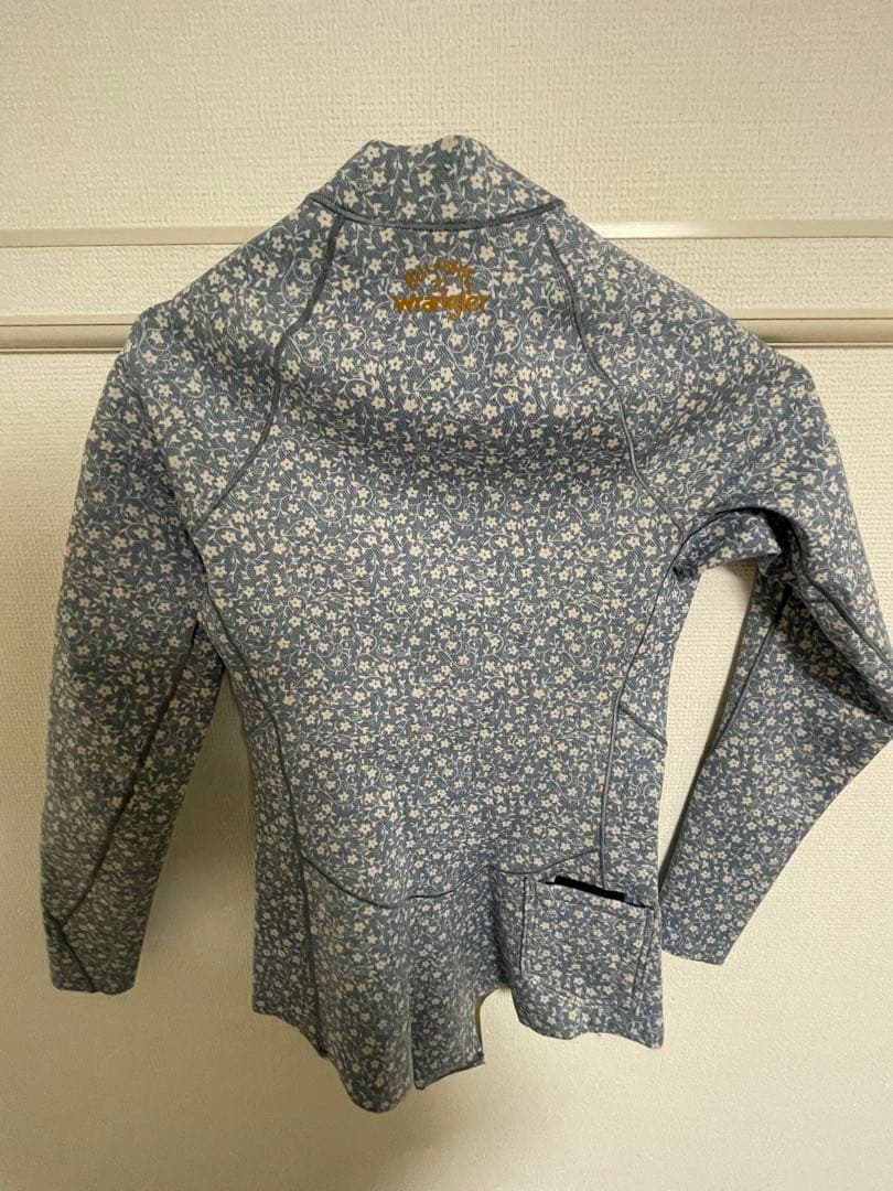 Billabong 花柄ロングスリーブウェットスーツ