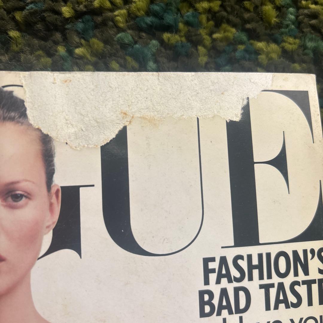 イギリスVOGUE 1999,8年Kate Moss 表紙