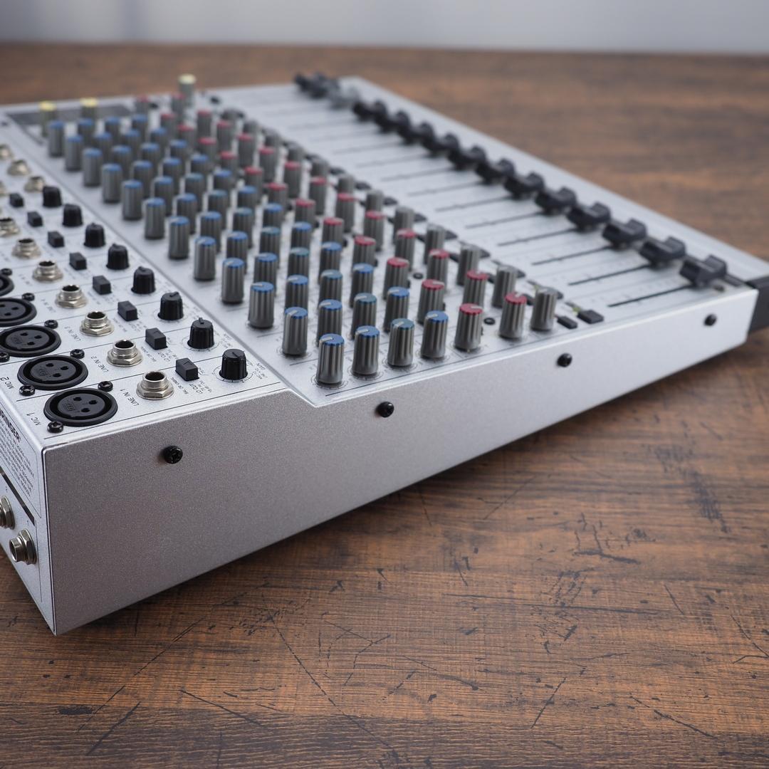 BEHRINGER MX2004A 　ACアダプターなしだけど動作確認済品