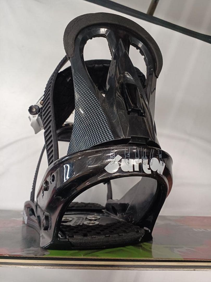 レディース BURTON SOCIAL 142cm 花柄 スノボバイン バートン