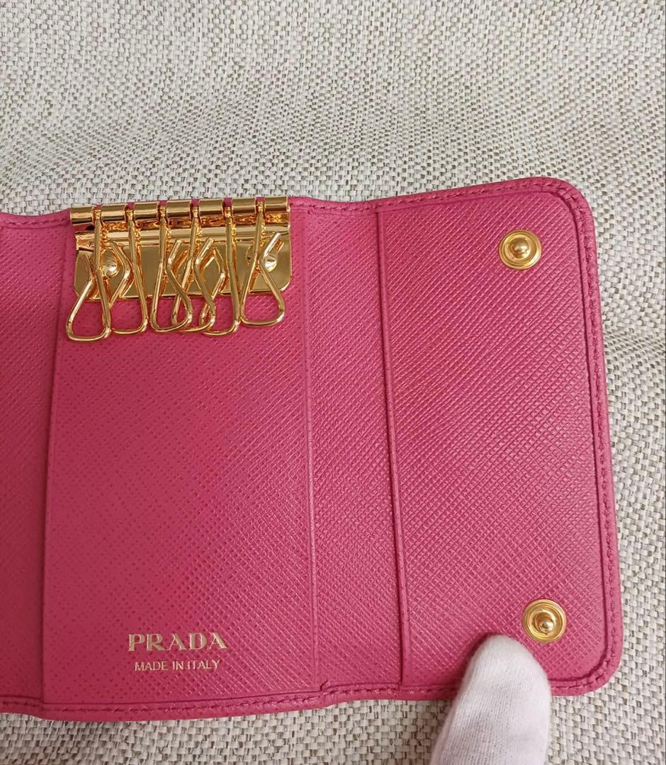 MI　新品未使用PRADA サフィアーノ　キーケース ピンク