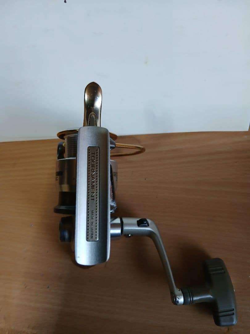 DAIWA TOURNAMENT Z レバーブレー2500LBC リール