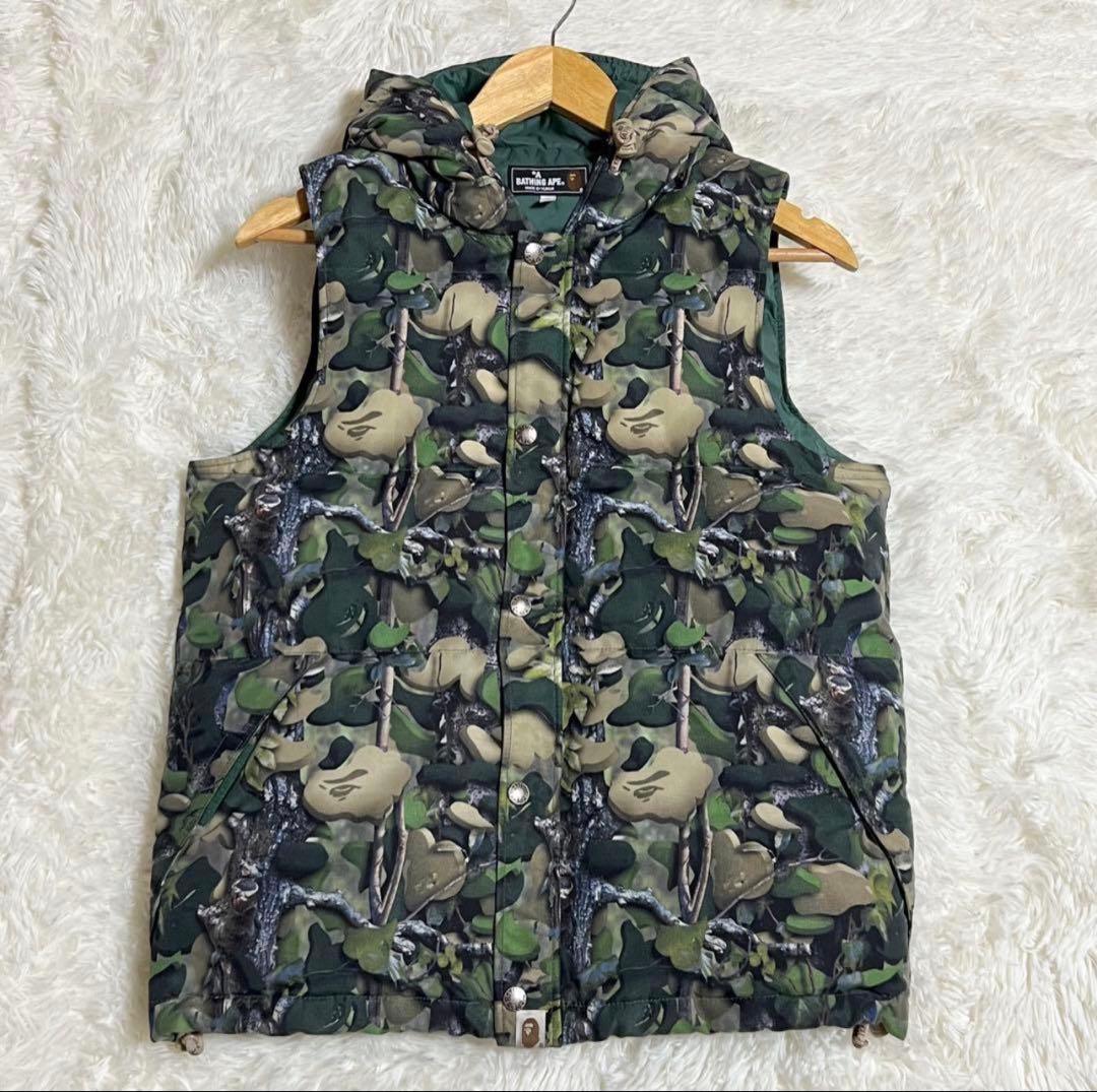 【美品】ダウンベスト リアルツリーカモ　サルカモ A BATHING APE