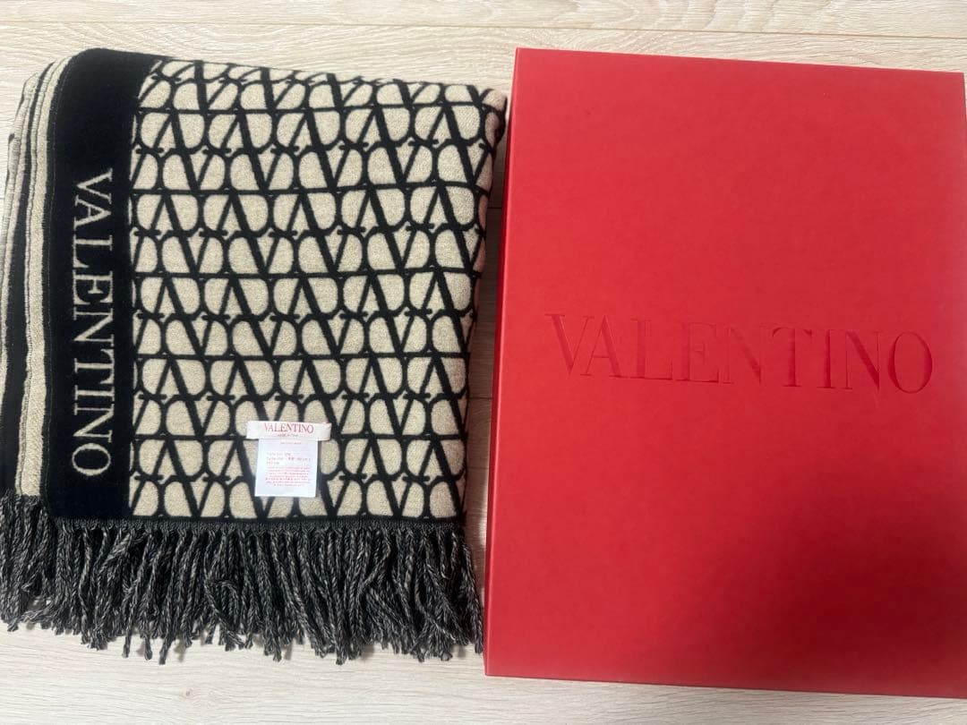 バレンティノ VALENTINOポンチョ