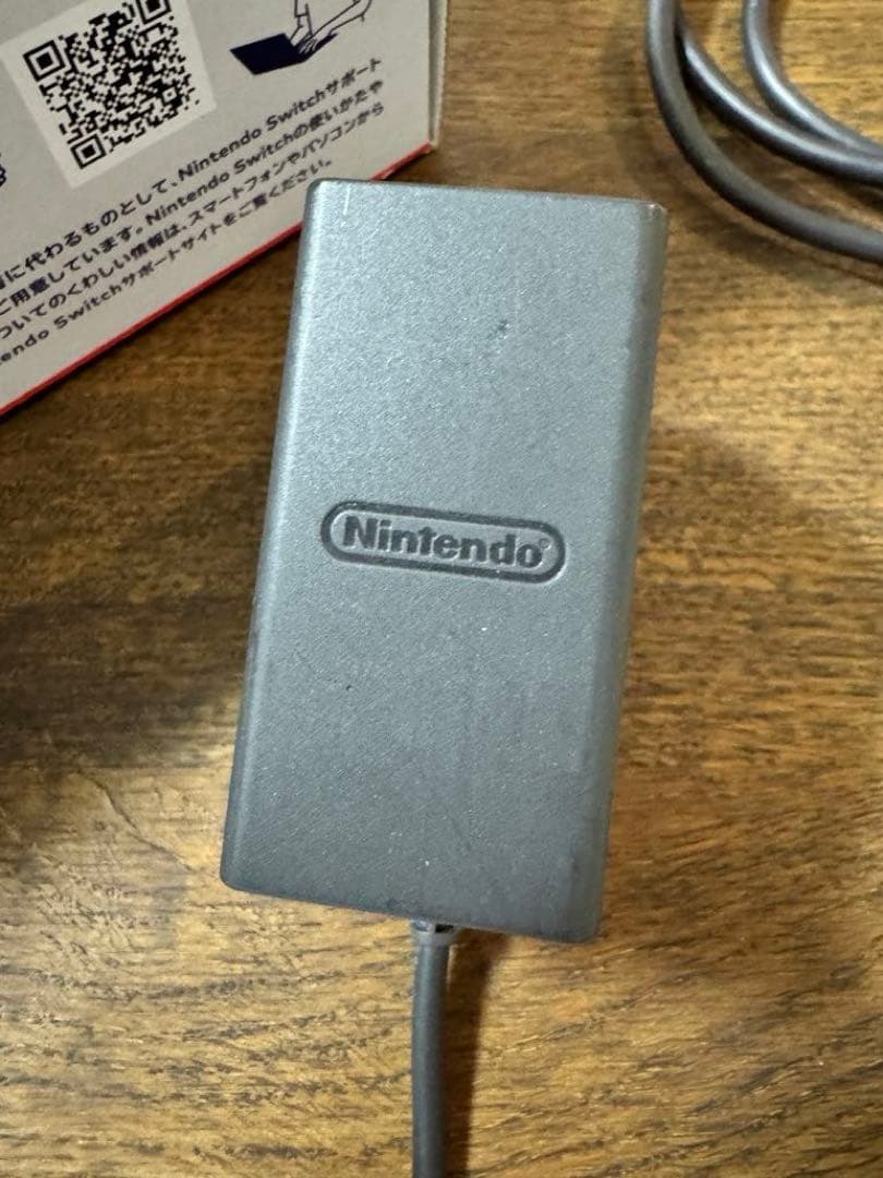 【中古】Nintendo Switch本体＋新品ホリパッド付