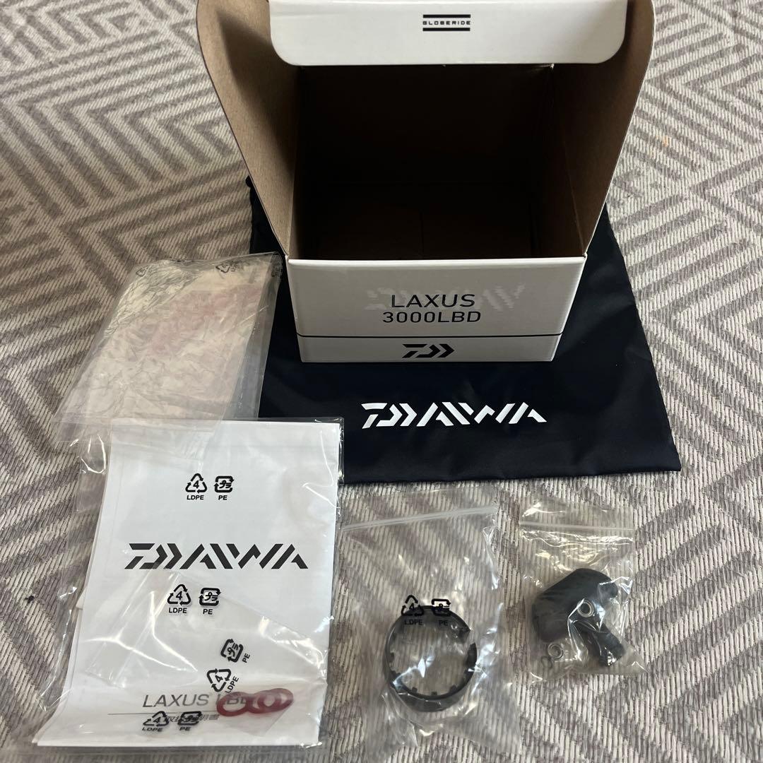 DAIWA LAXUS 3000LBDスピニングリール ブラック/ゴールド