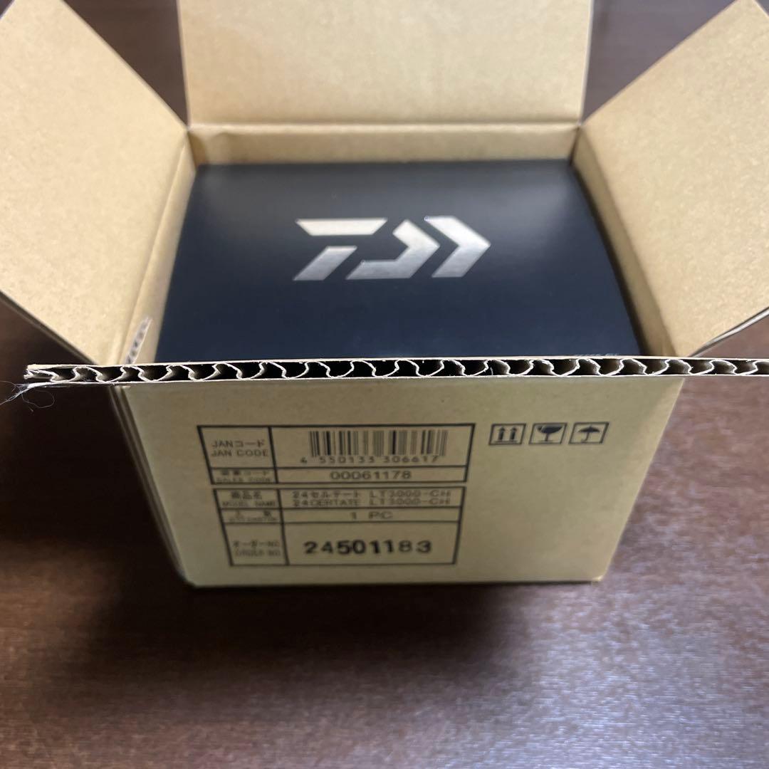 ダイワ　24セルテート　LT3000-CH ハンドル付属なし