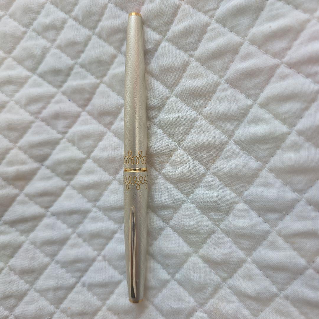PILOT　1８金　レディ　細字 万年筆 　JAPAN 製