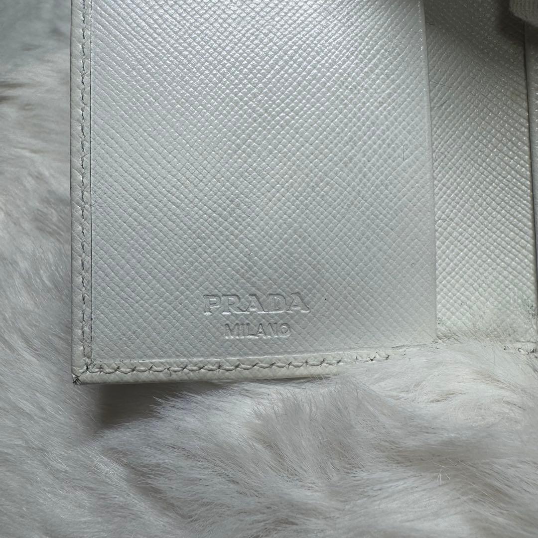PRADA 6連キーケース サフィアーノ 白 三角ロゴ 箱付