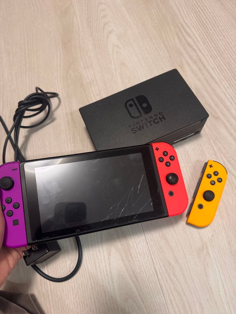 Nintendo Switch 本体 赤紫黄 Joy-Con付き