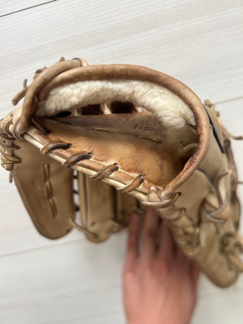 硬式グローブ キャメル　投手用　高校野球対応　箱と袋付き
