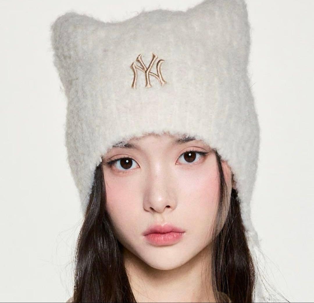 大人気❣️MLB Korea 白　紐付き ビーニー 猫耳 韓国 カリナ着用