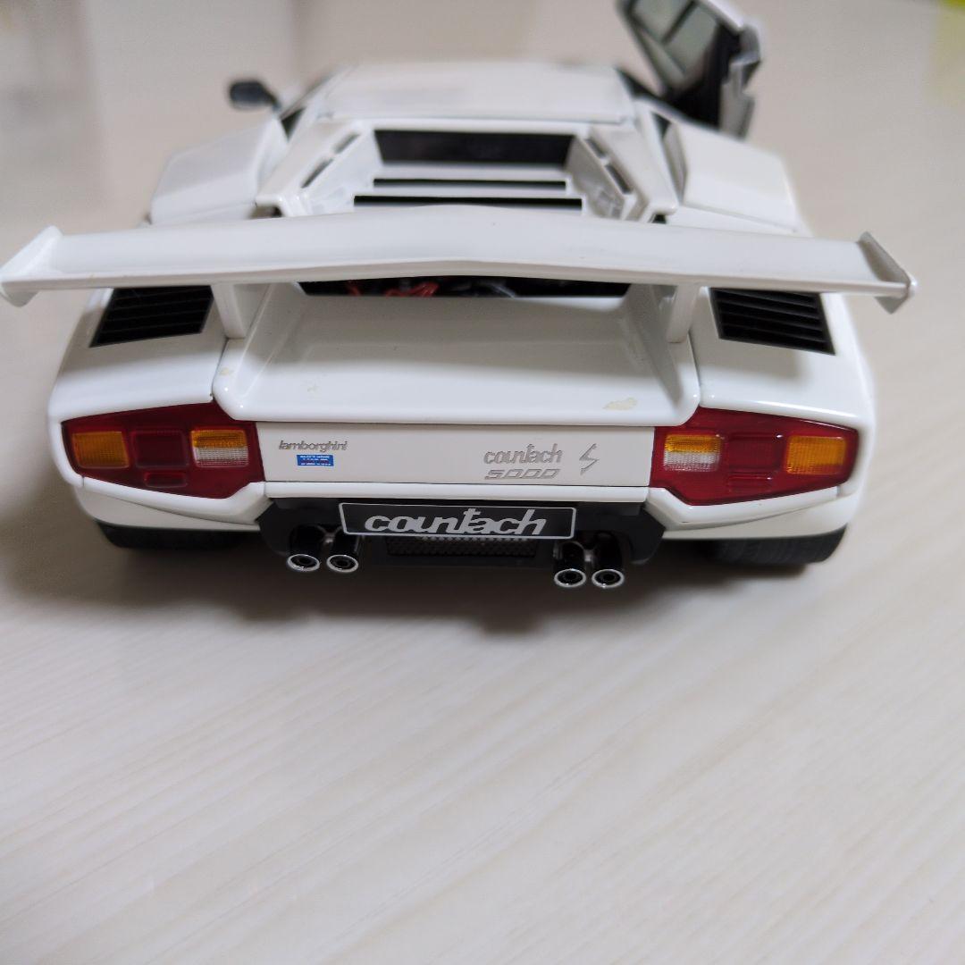 Lamborghini Countach5000s ホワイト ミニカー 1/18