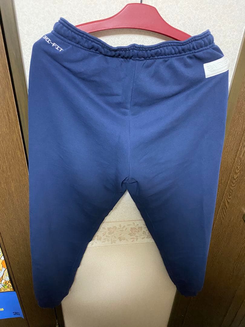 週末限定値下げ　NIKE パリサンジェルマン　スウェットパンツ　Mサイズ