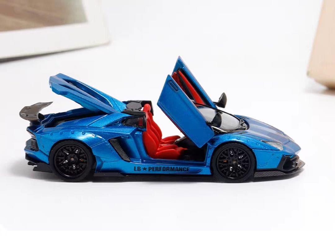 RM 64 ランボルギーニ アヴェンタドール LP700-4 LBWK ブルー